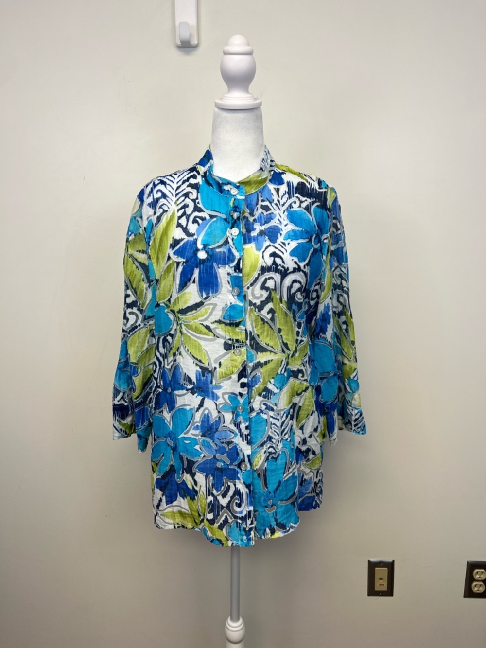 Alfred Dunner Women's Blue Green Tropical floral button down Top Size 18